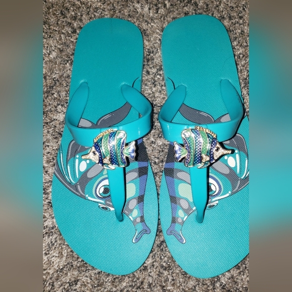 Aloha Island| Fish Embellished Sandals - Picture 4 of 5